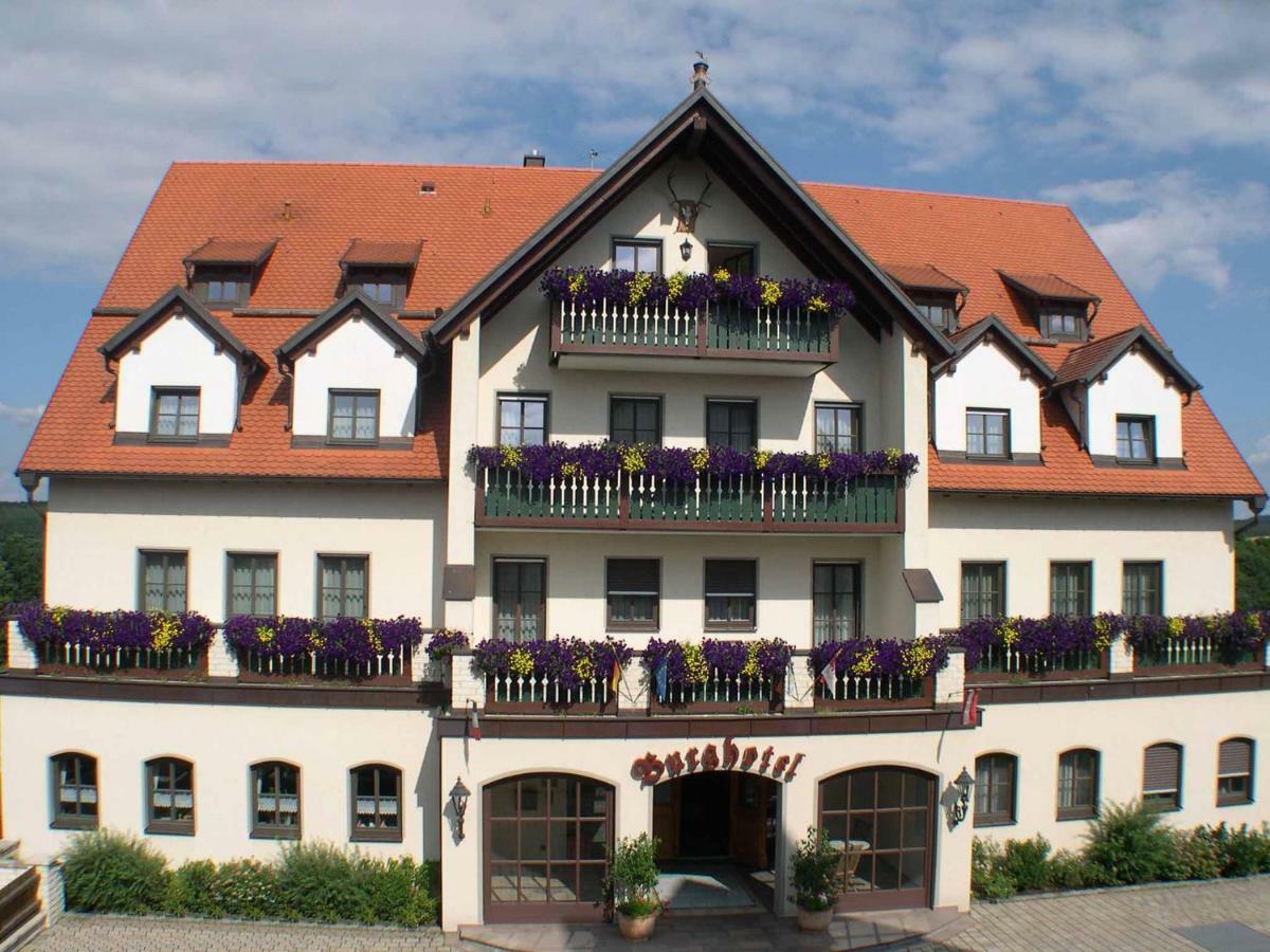 Goldener Hirsch Hotel Burgthann Bagian luar foto