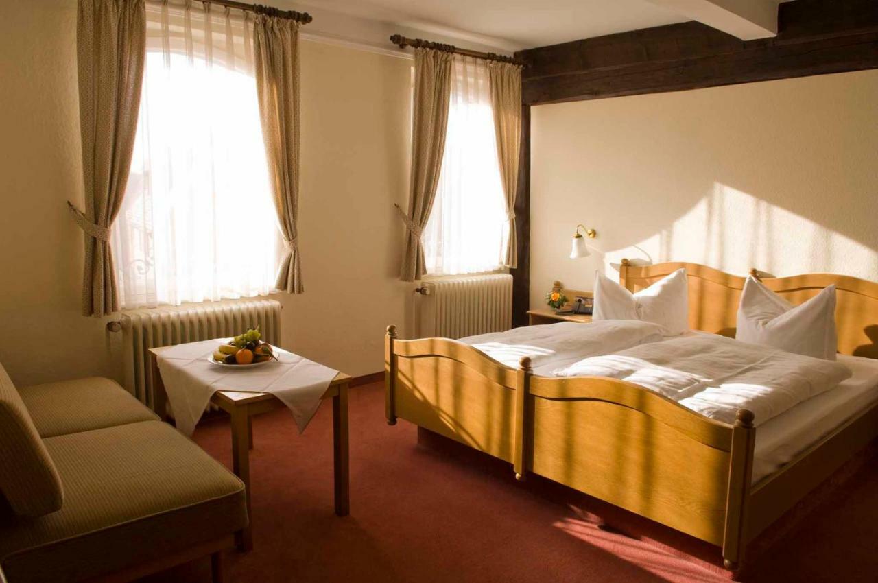 Goldener Hirsch Hotel Burgthann Bagian luar foto
